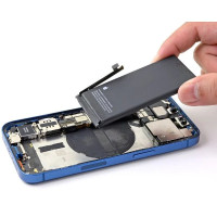 Заміна акумулятора iPhone 16 Plus